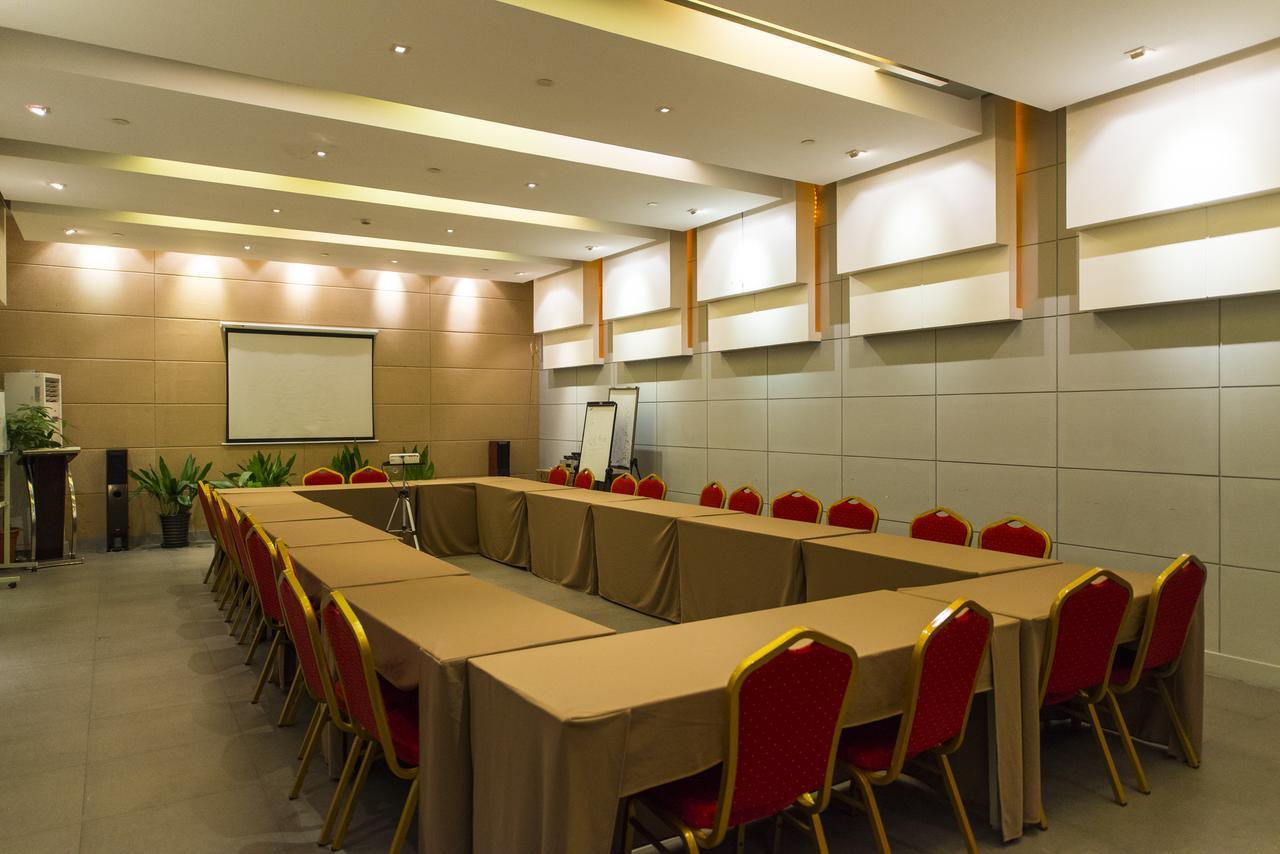 Metropolo, Zhenjiang, Railway Station Wanda Plaza Hotel Zhenjiang  Exterior photo